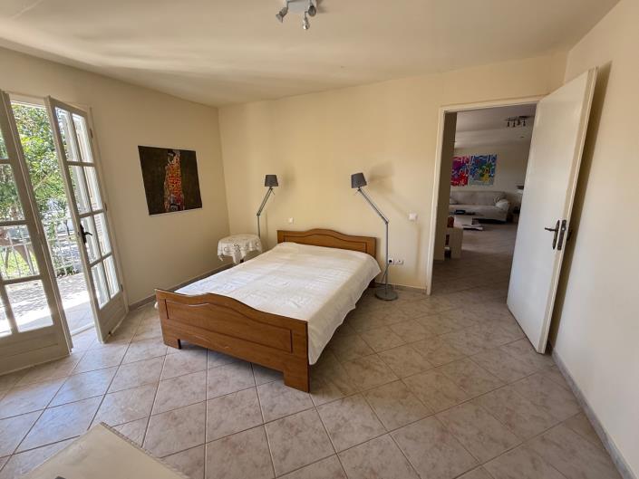 Image No.6-4 Bed House for sale