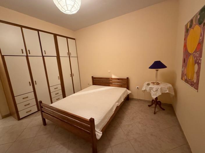 Image No.8-4 Bed House for sale