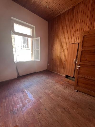 Image No.10-2 Bed House for sale