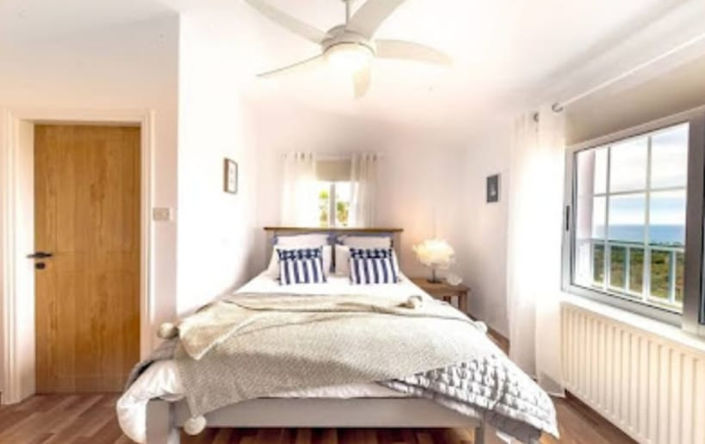 Image No.8-5 Bed House for sale