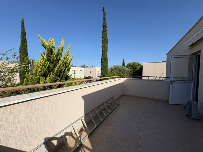 Image No.16-3 Bed House for sale