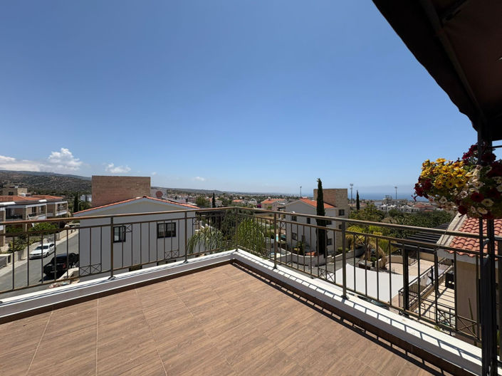 Image No.19-3 Bed House for sale