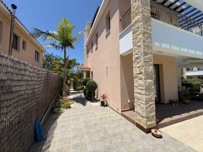 Image No.28-3 Bed House for sale