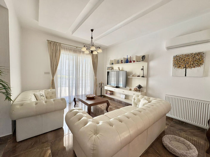 Image No.3-3 Bed House for sale