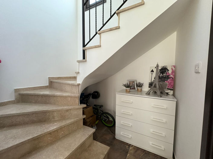 Image No.8-3 Bed House for sale