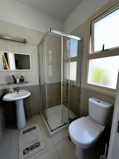 Image No.11-3 Bed House for sale