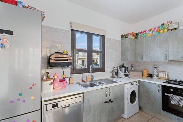 Image No.10-3 Bed House for sale