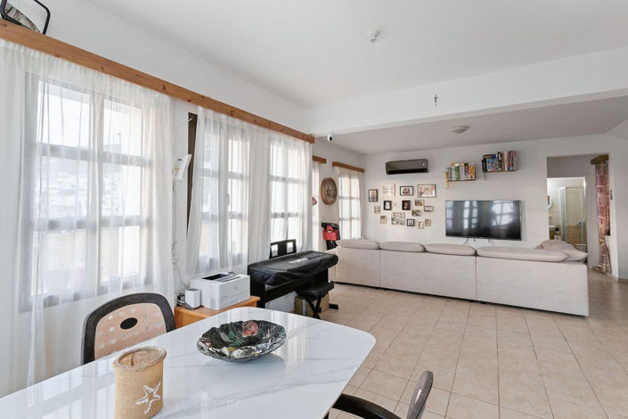 Image No.12-3 Bed House for sale