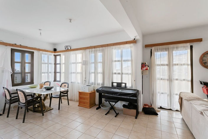 Image No.8-3 Bed House for sale