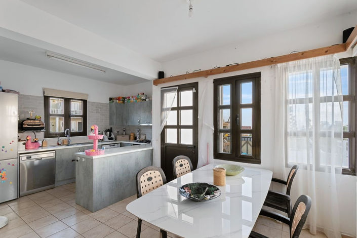 Image No.9-3 Bed House for sale