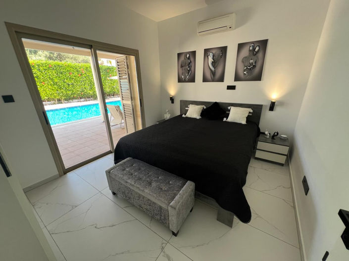 Image No.14-3 Bed House for sale