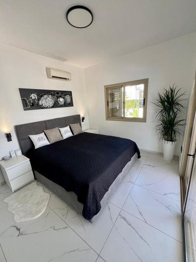 Image No.15-3 Bed House for sale