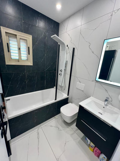 Image No.19-3 Bed House for sale