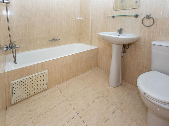 Image No.6-2 Bed House for sale