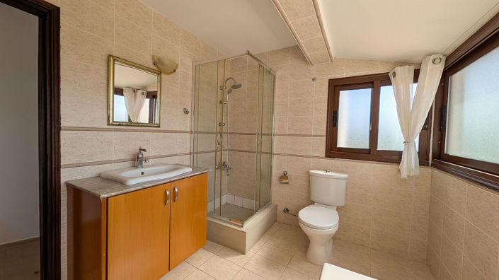 Image No.14-3 Bed House for sale