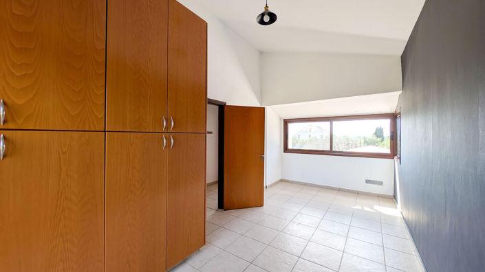 Image No.8-3 Bed House for sale