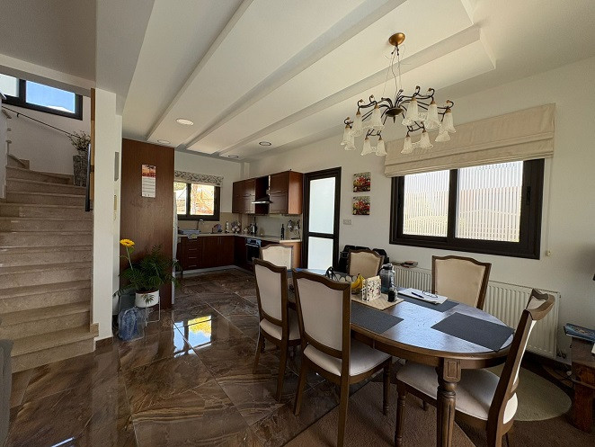 Image No.12-3 Bed House for sale
