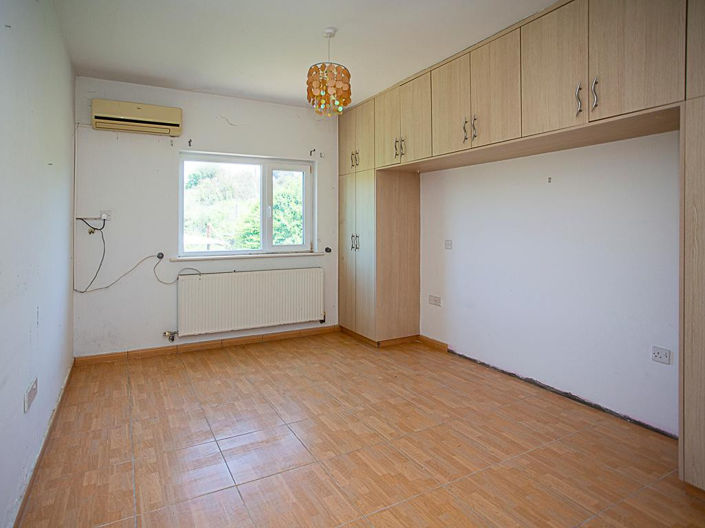 Image No.14-4 Bed House for sale