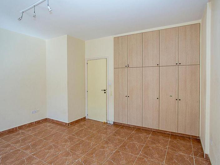 Image No.13-2 Bed House for sale