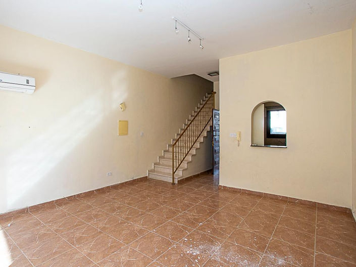Image No.8-2 Bed House for sale