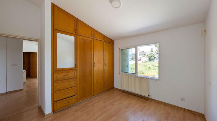Image No.10-3 Bed House for sale