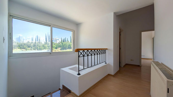Image No.9-3 Bed House for sale
