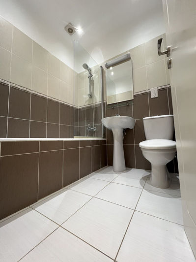 Image No.5-2 Bed House for sale