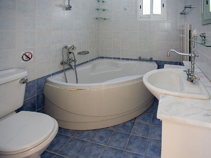 Image No.14-3 Bed House for sale