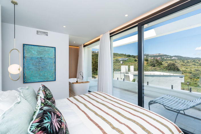 Image No.18-4 Bed Property for sale