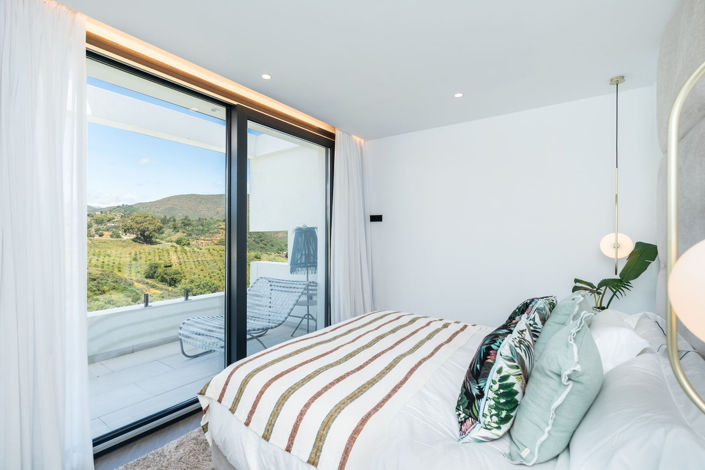 Image No.23-4 Bed Property for sale