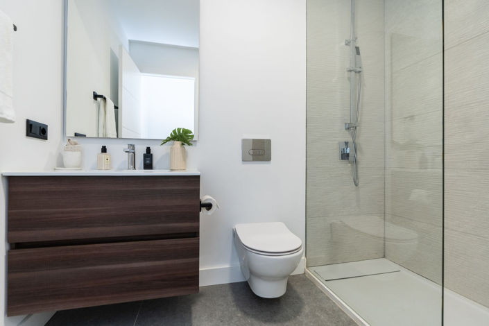 Image No.30-4 Bed Property for sale