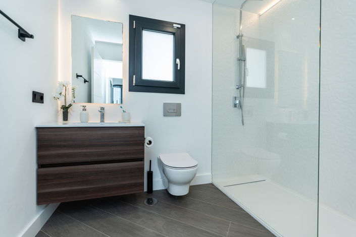 Image No.31-4 Bed Property for sale