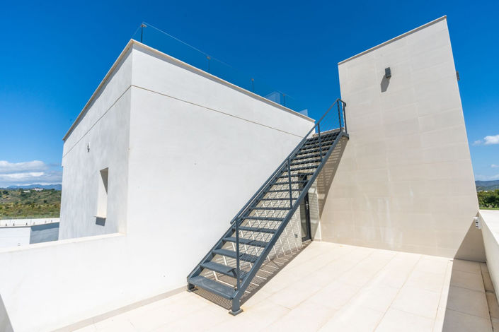 Image No.44-4 Bed Property for sale