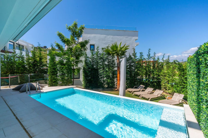 Image No.6-4 Bed Property for sale