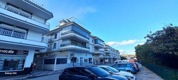 Image No.2-2 Bed Property for sale