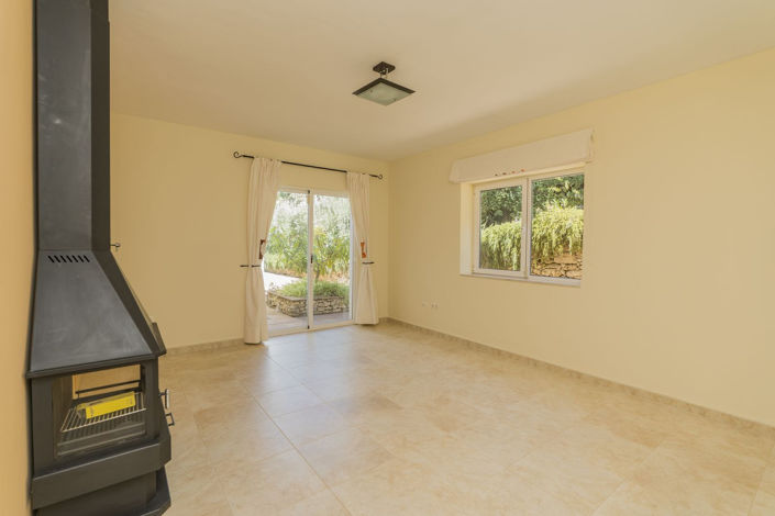 Image No.17-5 Bed Property for sale