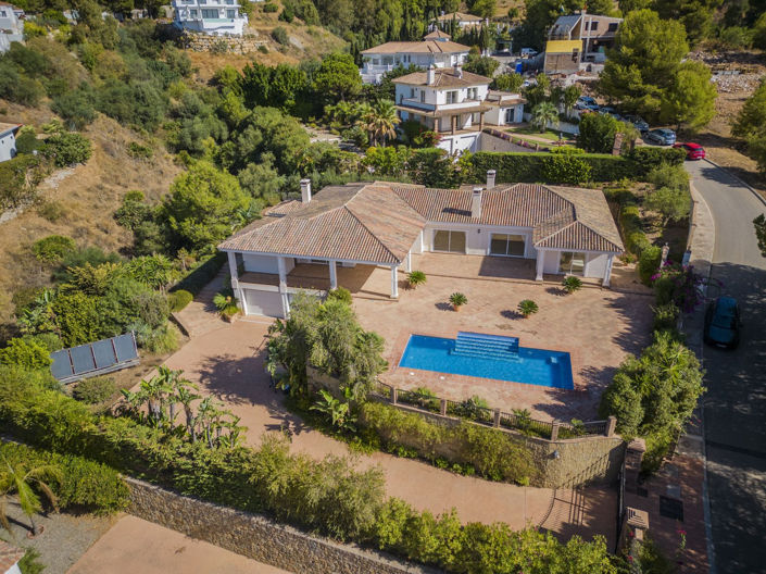 Image No.3-5 Bed Property for sale