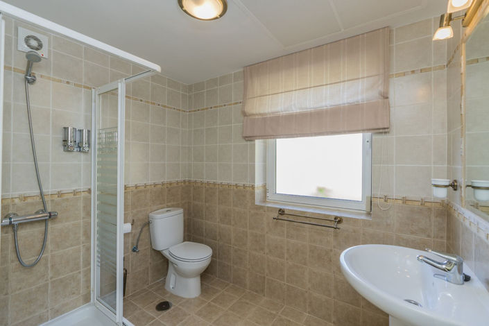 Image No.31-5 Bed Property for sale