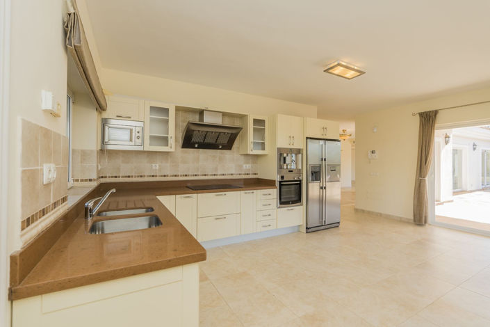 Image No.36-5 Bed Property for sale