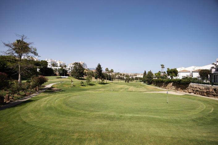 Image No.4-4 Bed Property for sale