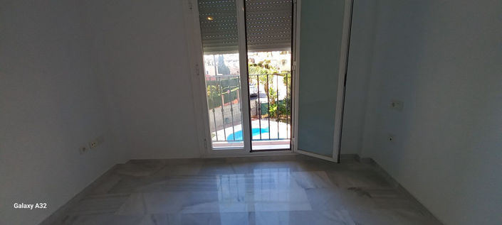 Image No.11-3 Bed Property for sale