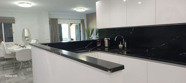 Image No.11-2 Bed Property for sale