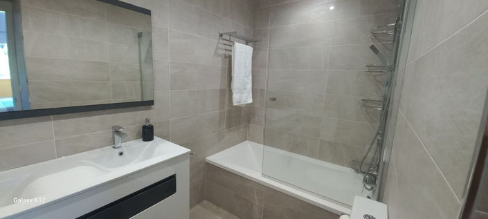 Image No.15-2 Bed Property for sale