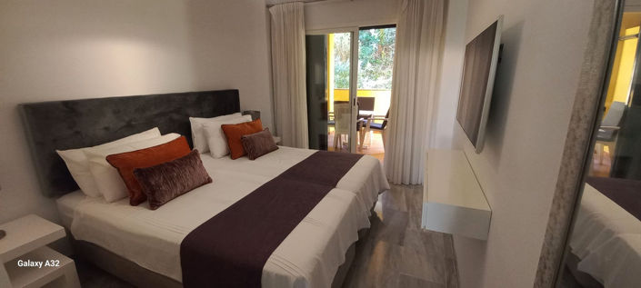 Image No.17-2 Bed Property for sale