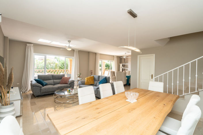 Image No.28-4 Bed Property for sale