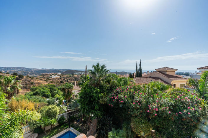 Image No.60-4 Bed Property for sale