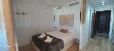 10-bb915d1cb19341576dcdc994b81ab9c5