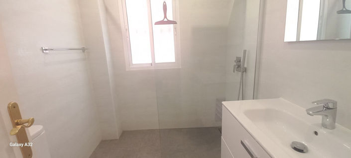 Image No.25-3 Bed Property for sale