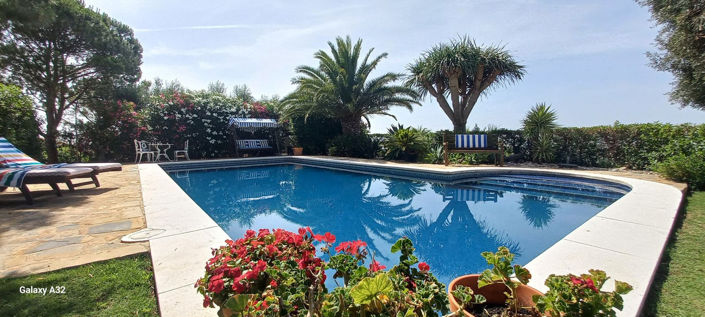 Image No.10-4 Bed Property for sale