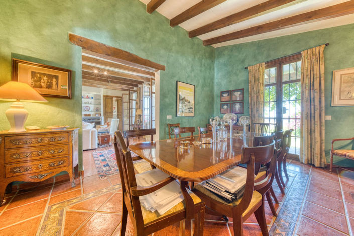 Image No.17-4 Bed Property for sale